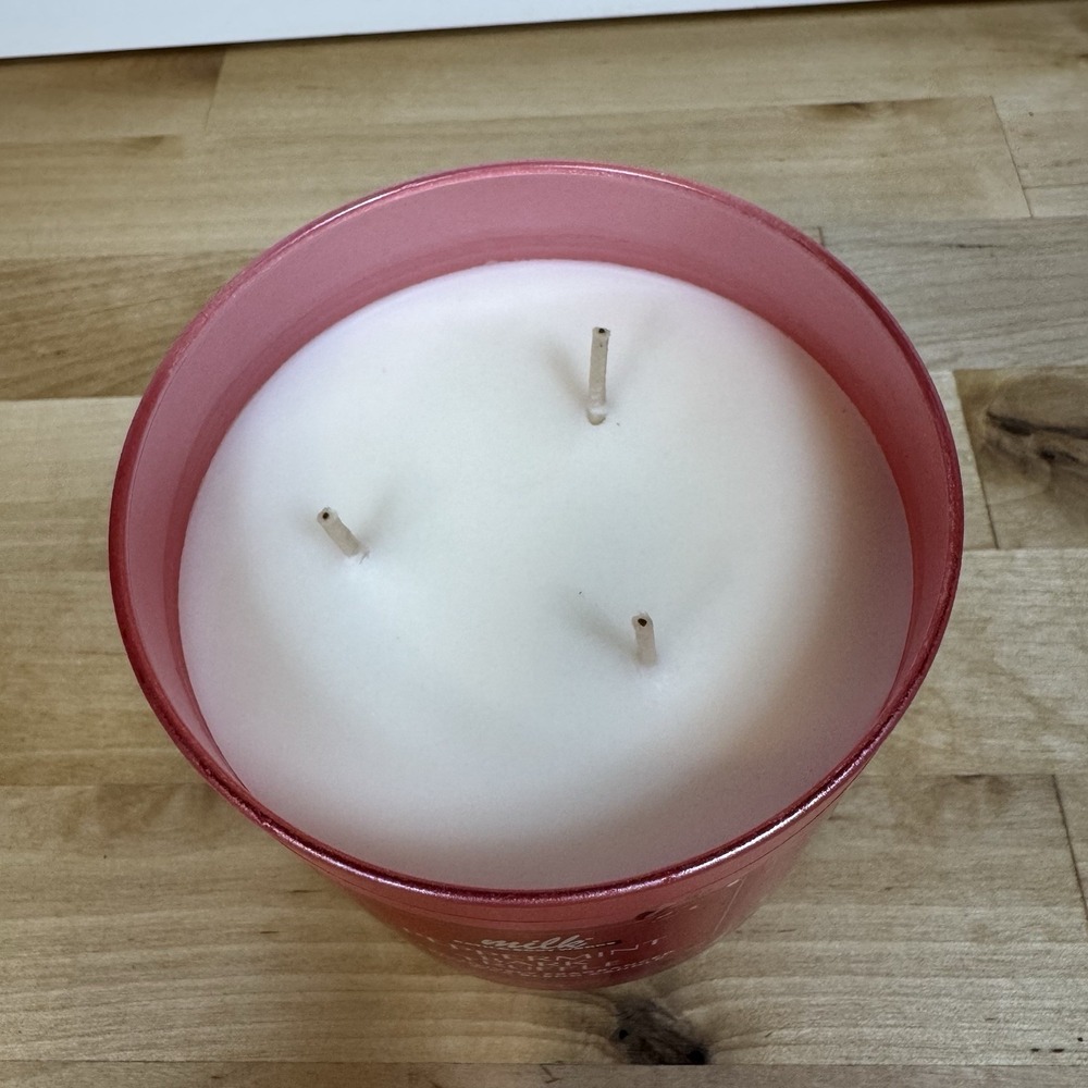Bath & Body Works PEPPERMINT BARK TRUFFLE Candle Large 3-Wick NEW - Picture 2 of 6